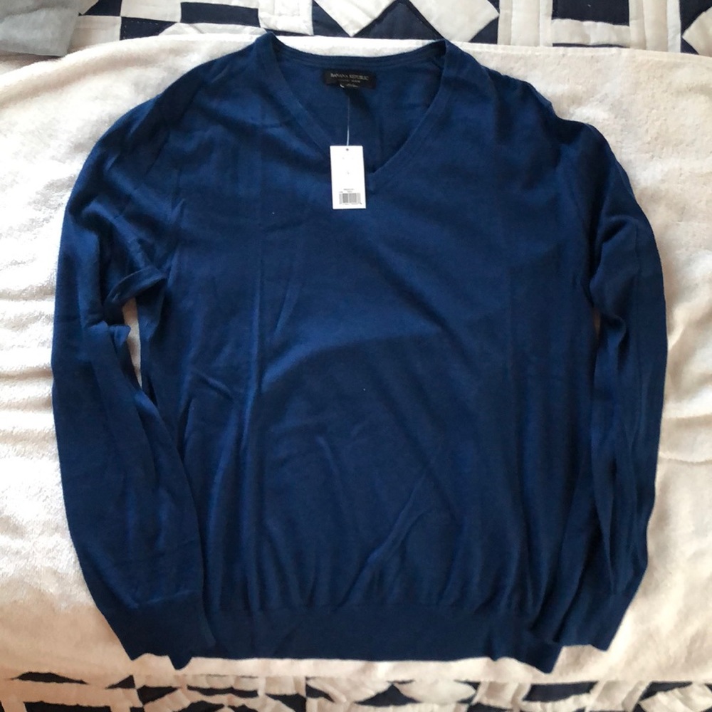 Banana Republic luxury blend mean shirt Large